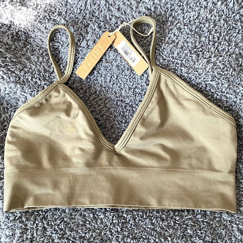 NEW with tags!  Skims bra size small • Skims soft smoothing bralette $45 value! - Picture 4 of 5